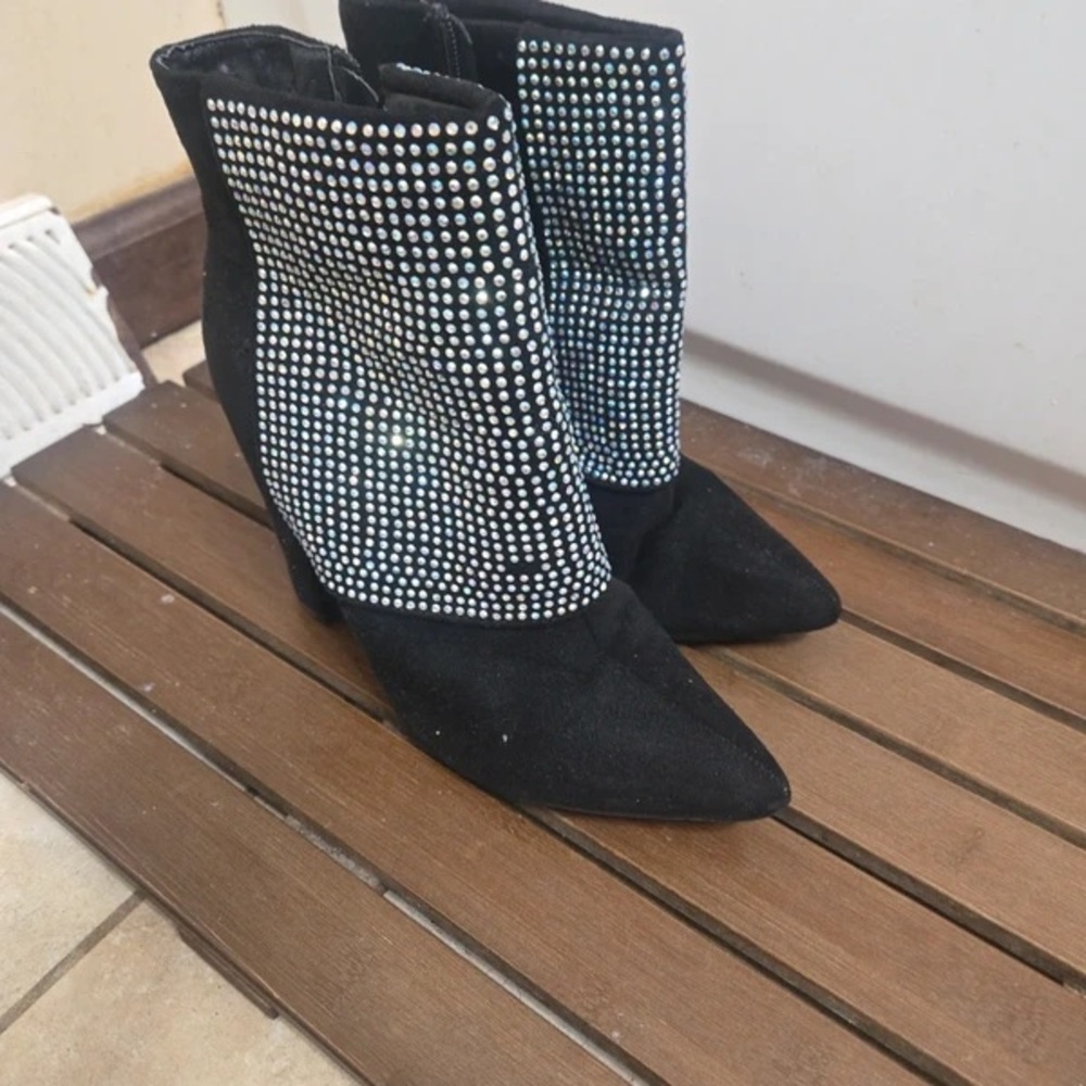 Elegant Black Rhinestone Heeled Boots